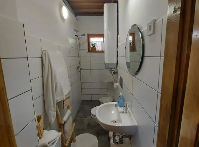 Villa Mit Weinkeller - Nadas Pince