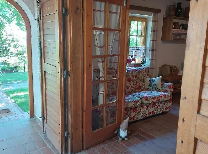 Mit Weinkeller - Nadas Pince Szolosgyorok